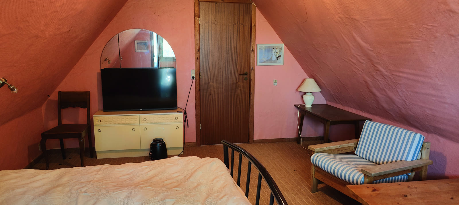 Large guest room, second view